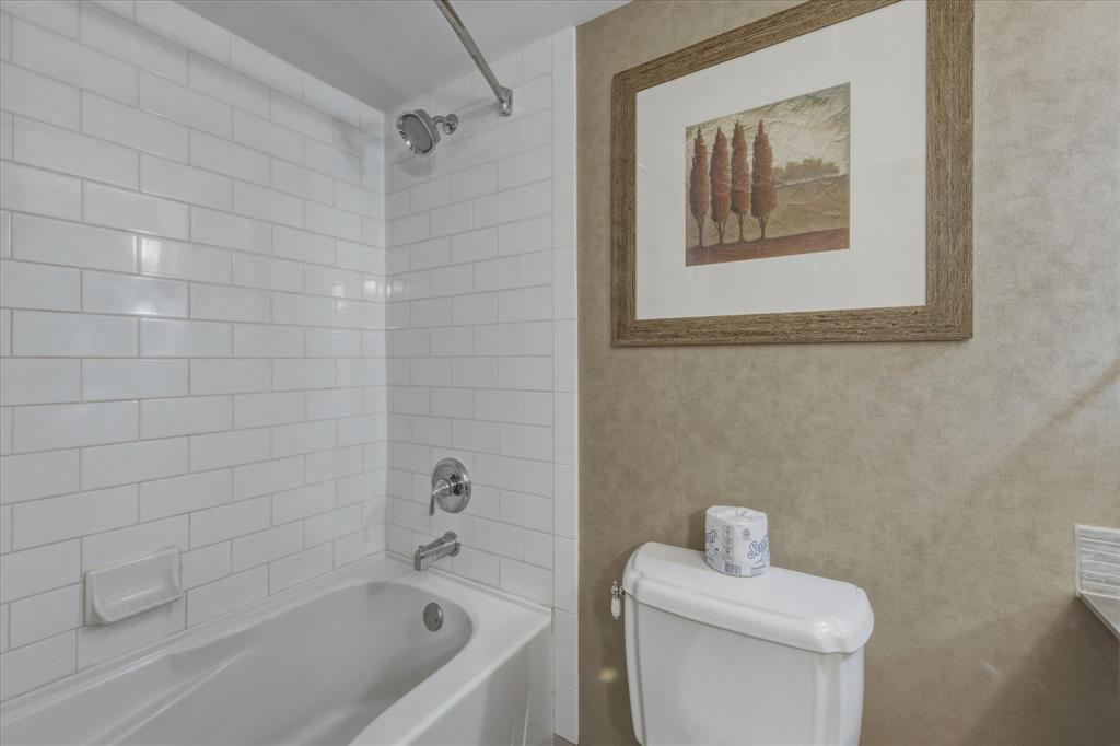 #216 – 4220 Gateway Drive