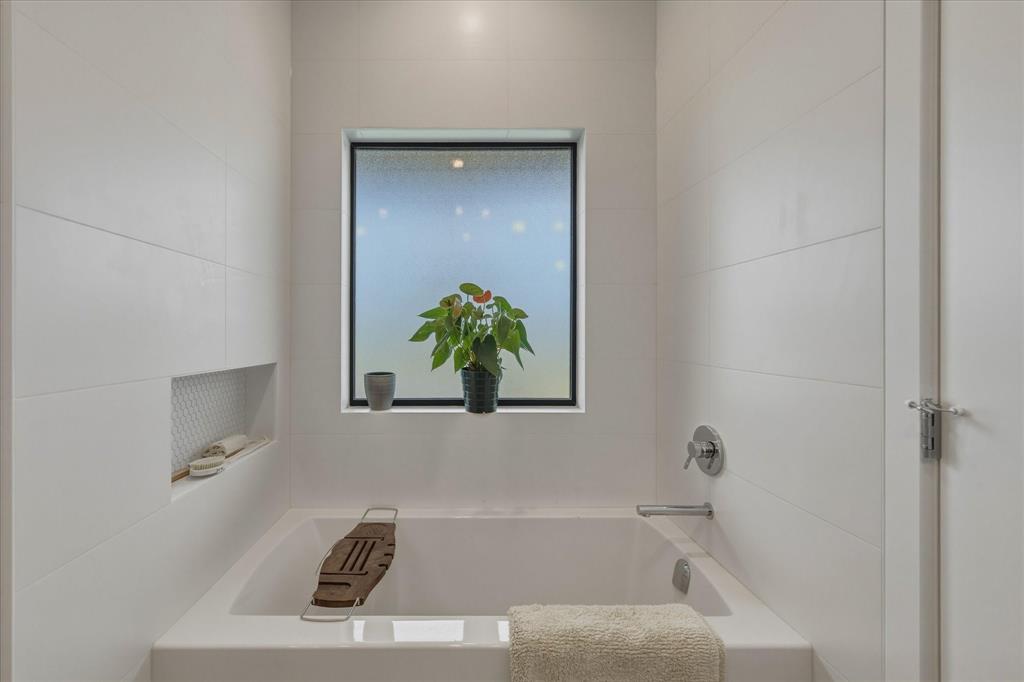 #26 – 4000 Sunstone Way