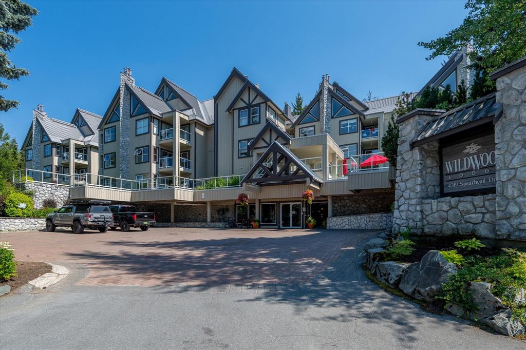 #302 – 4749 Spearhead Drive