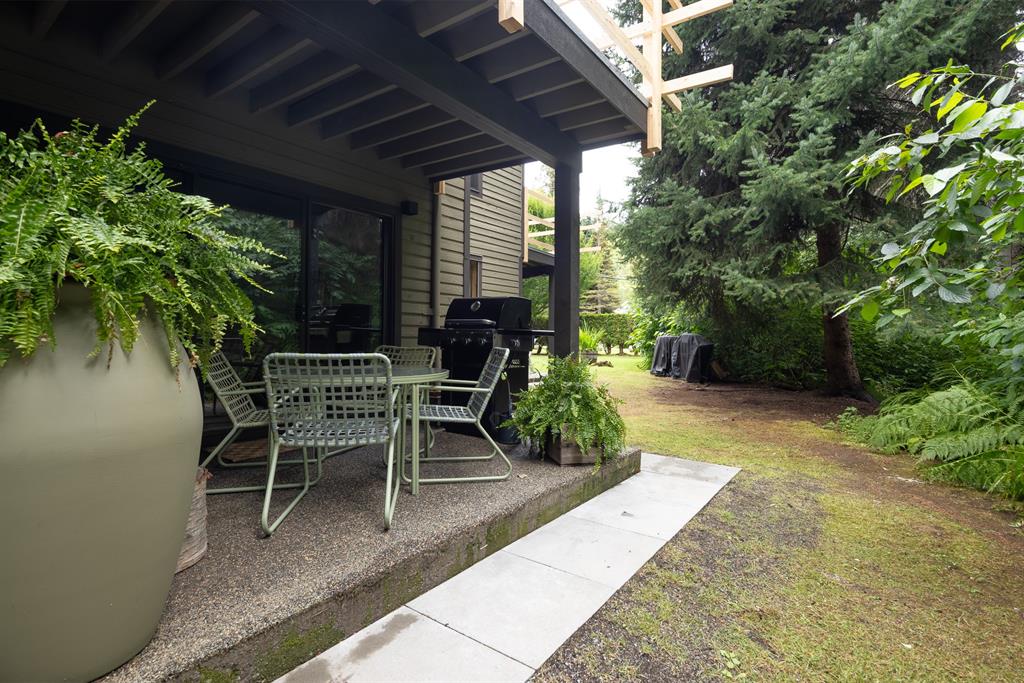 #103 – 6850 Crabapple Drive