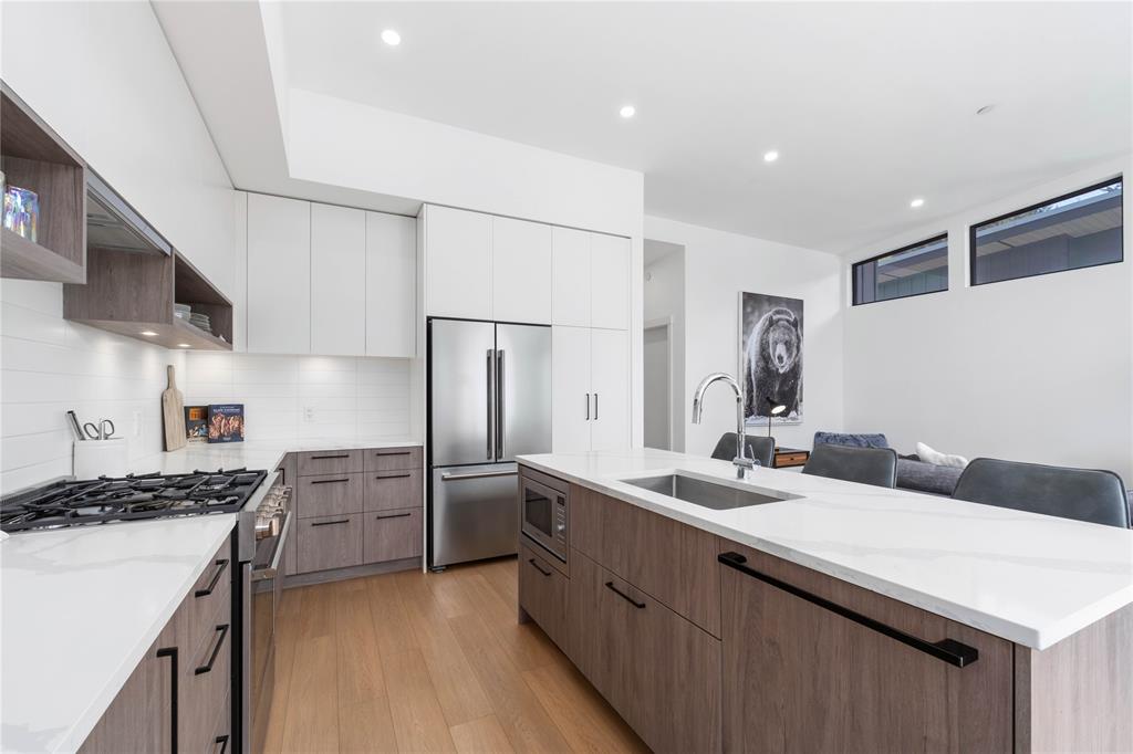 #41 – 4000 Sunstone Way