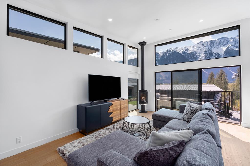 #41 – 4000 Sunstone Way