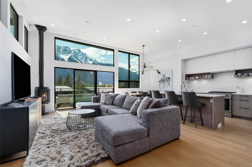 #41 – 4000 Sunstone Way
