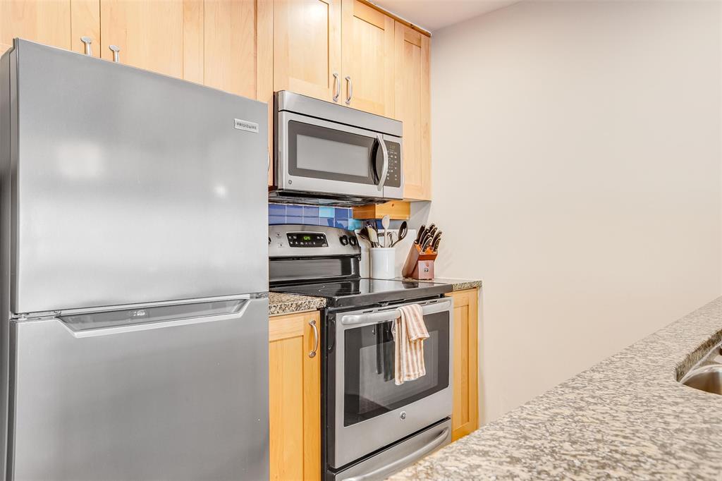 #403D – 2036 London Lane
