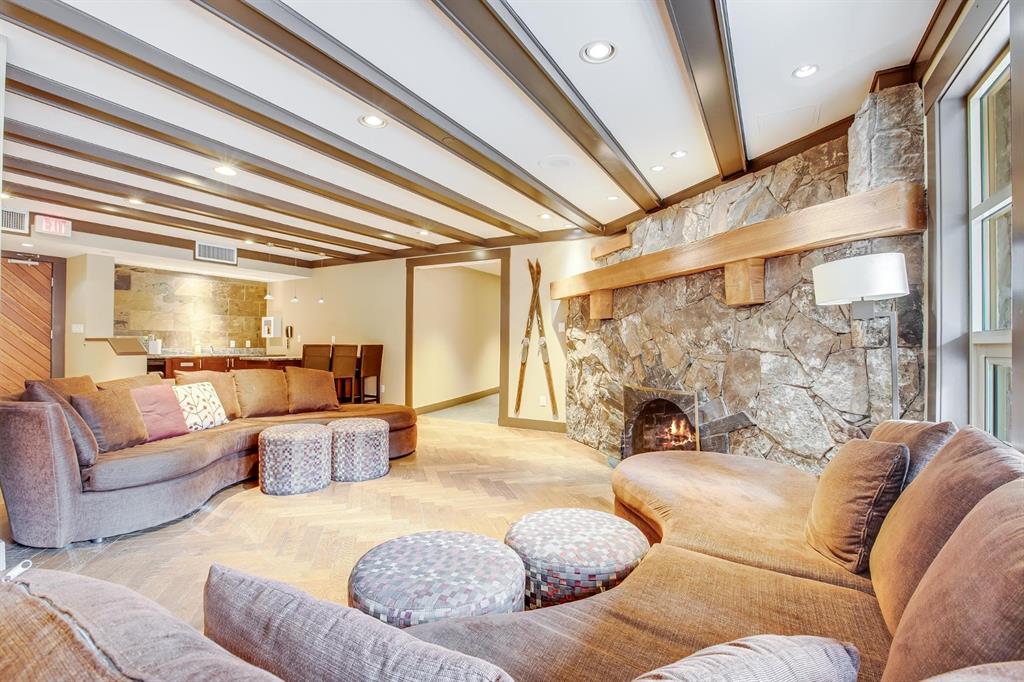 #403D – 2036 London Lane