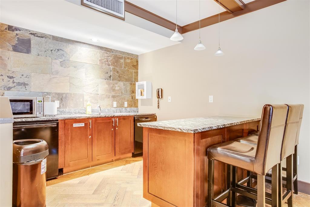 #403D – 2036 London Lane