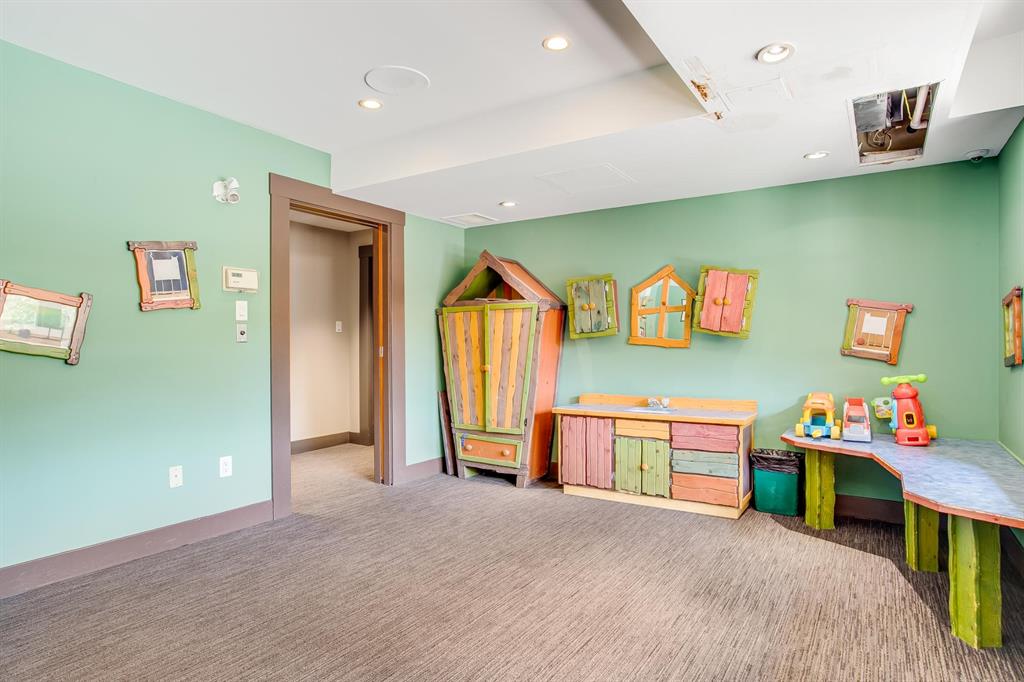 #403D – 2036 London Lane