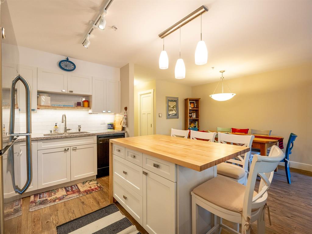 #6 – 4725 Spearhead Drive