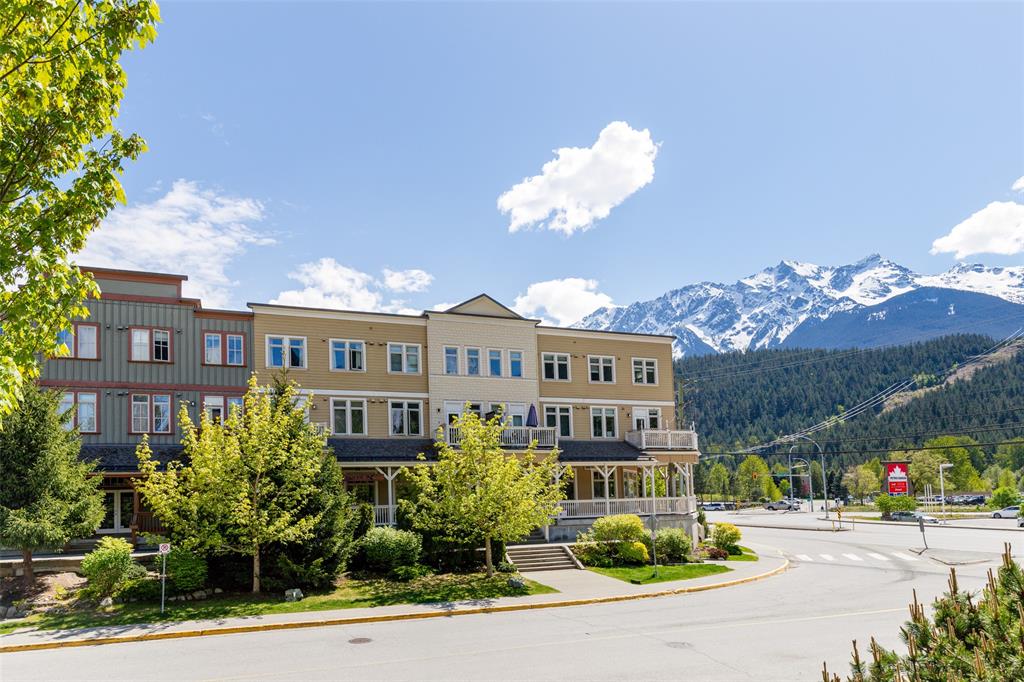#309 – 7330 Arbutus Street