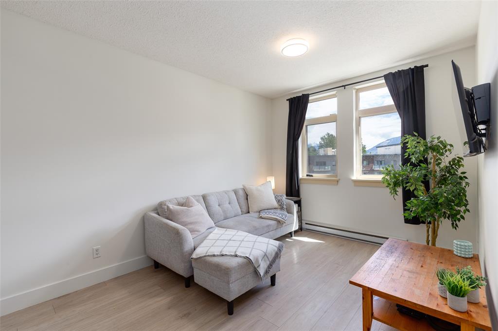 #309 – 7330 Arbutus Street