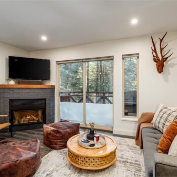 #113 – 3070 Hillcrest Drive