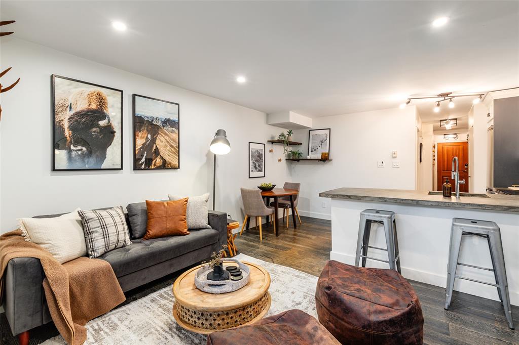 #113 – 3070 Hillcrest Drive
