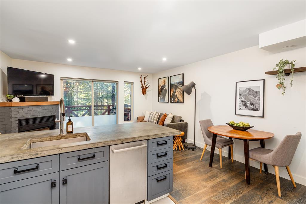 #113 – 3070 Hillcrest Drive
