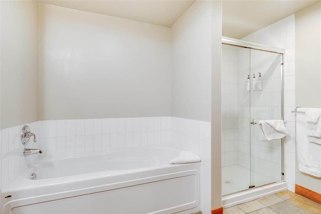 #532D – 2036 London Lane