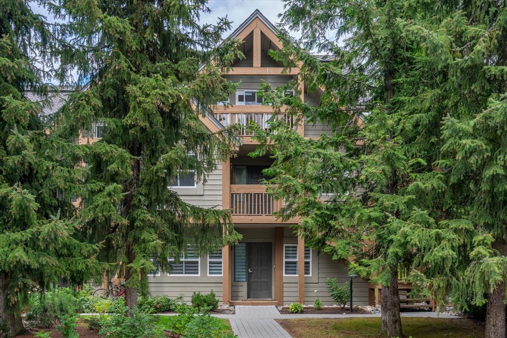 #28 – 4628 Blackcomb Way