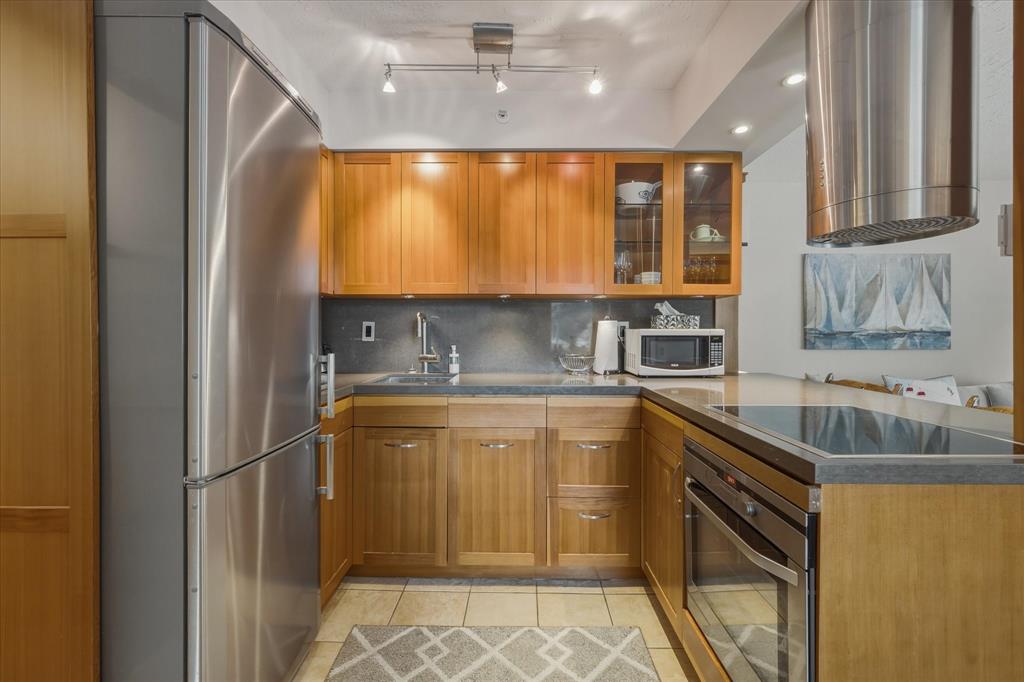 #17 – 3262 Archibald Way