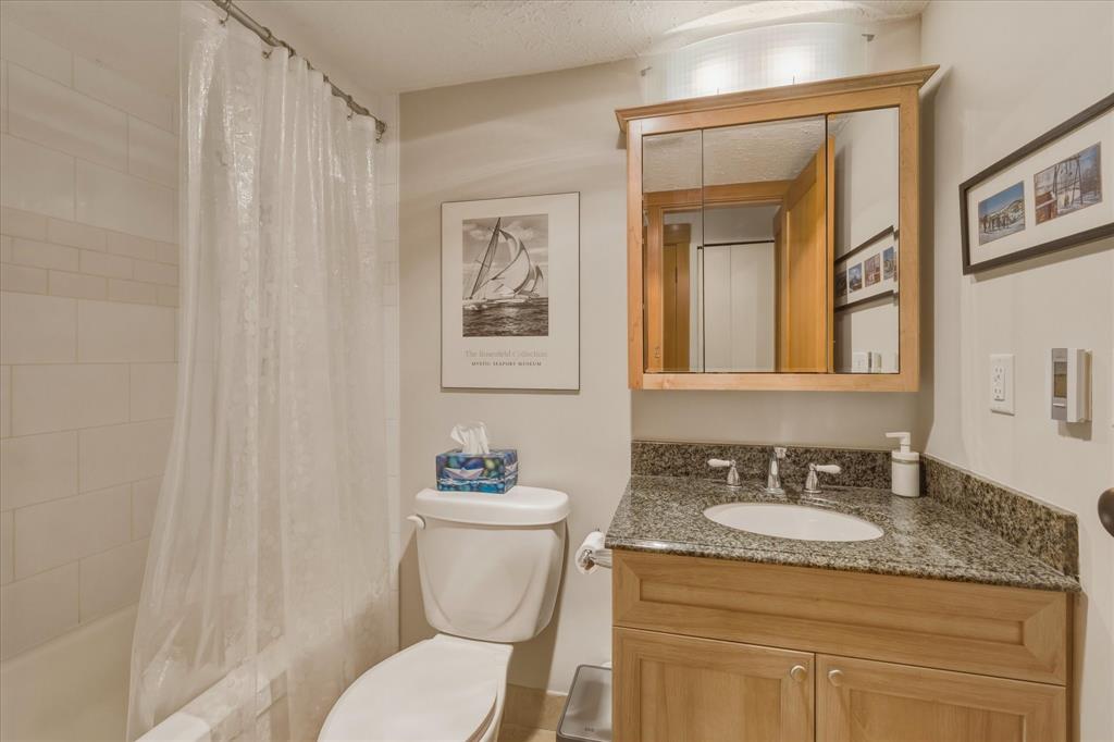 #17 – 3262 Archibald Way