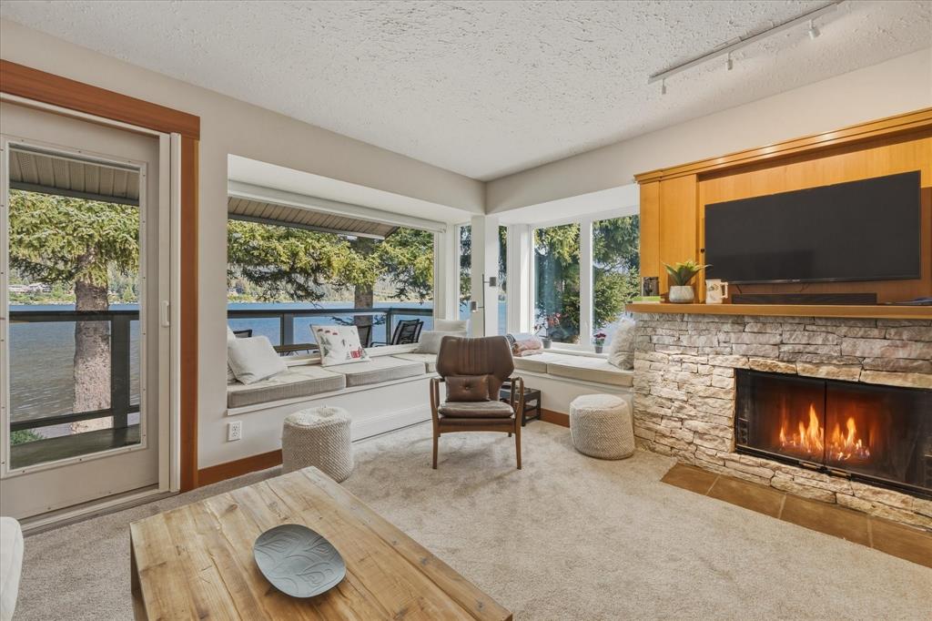 #17 – 3262 Archibald Way
