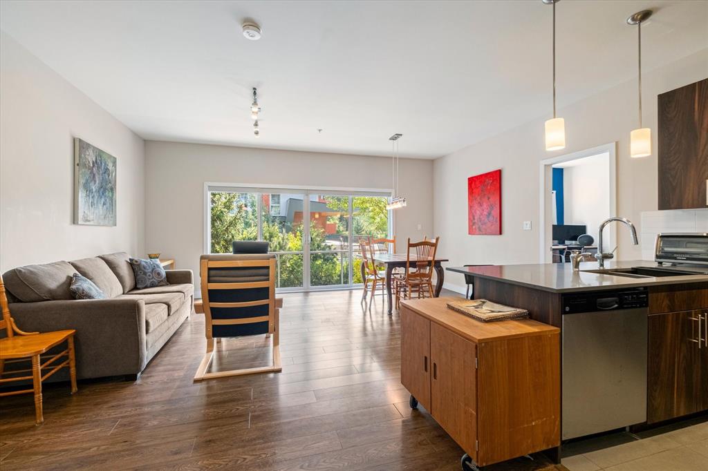 #110 – 1025 Legacy Way