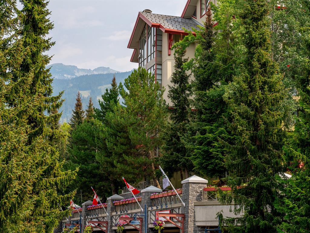 #366/368 – 4050 Whistler Way