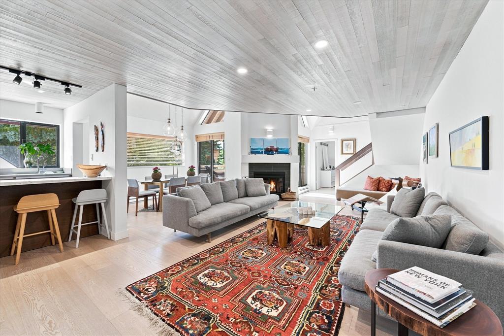 #4 – 4637 Blackcomb Way