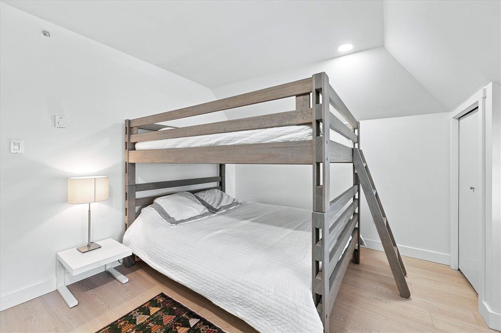 #4 – 4637 Blackcomb Way