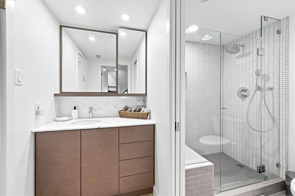 #4 – 4637 Blackcomb Way