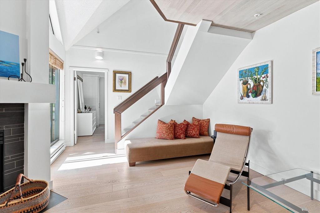 #4 – 4637 Blackcomb Way