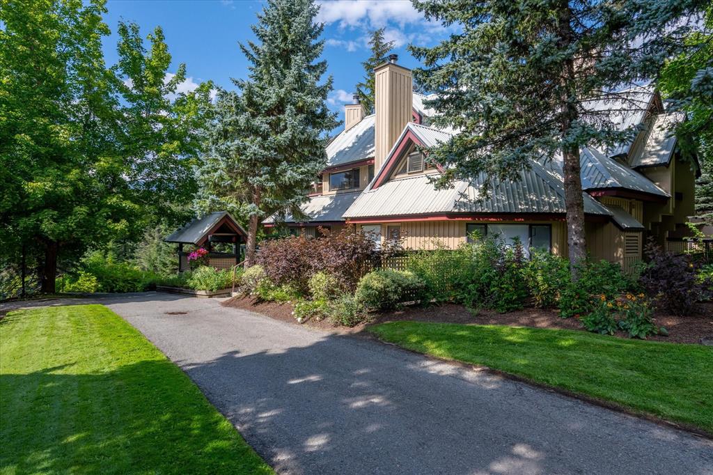 #4 – 4637 Blackcomb Way