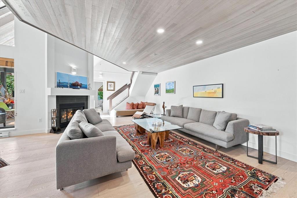 #4 – 4637 Blackcomb Way