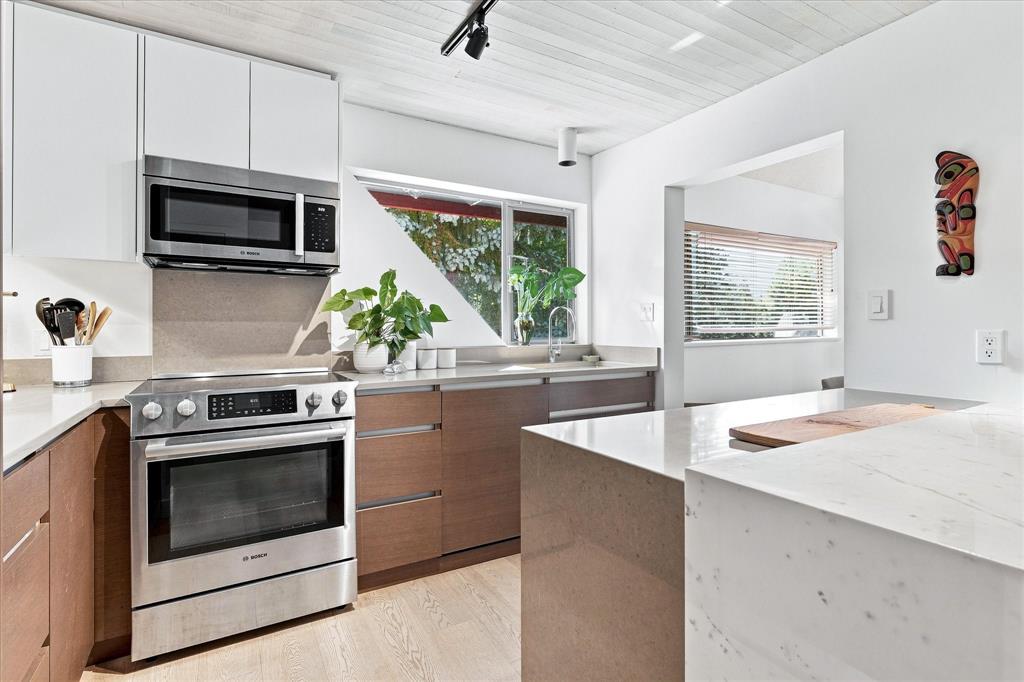 #4 – 4637 Blackcomb Way