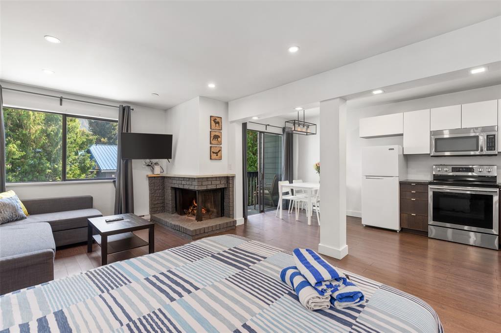 #301 – 2129 Lake Placid Road