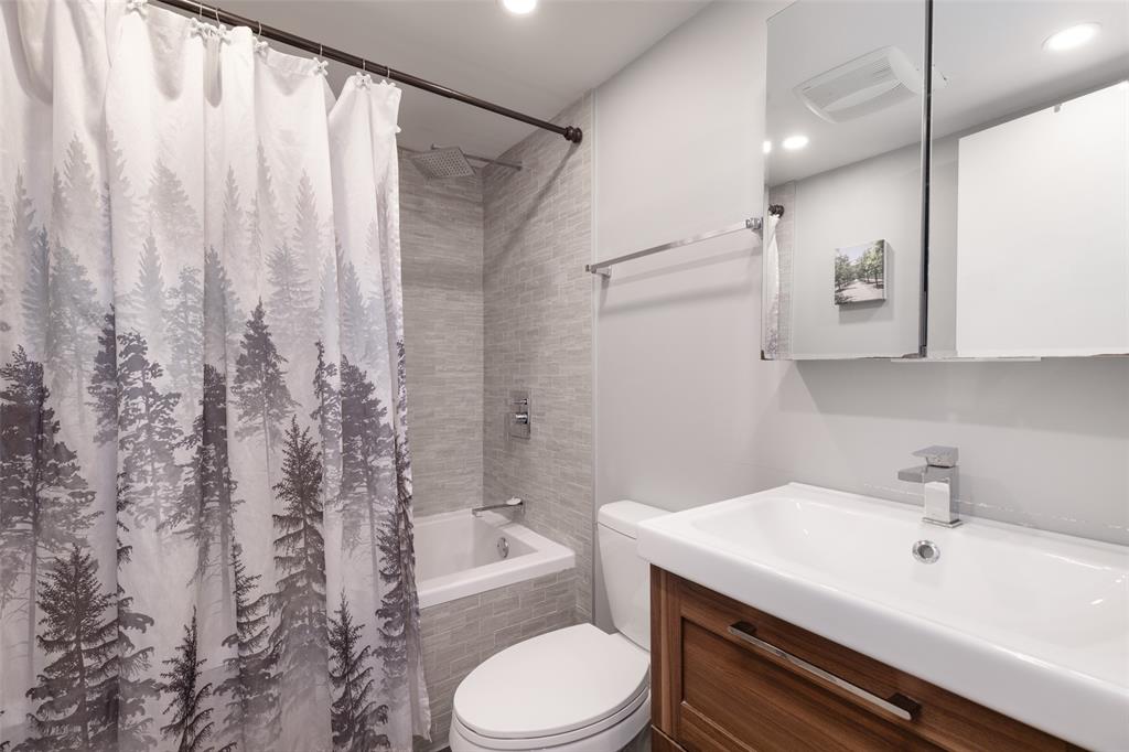 #301 – 2129 Lake Placid Road
