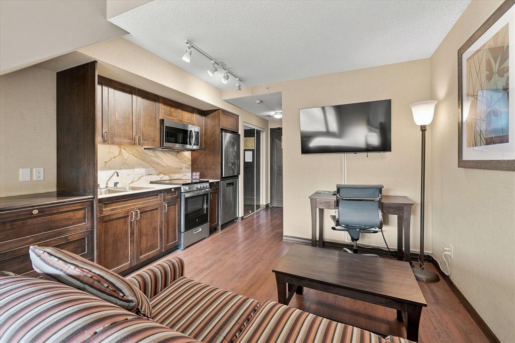 #227 – 4220 Gate Way Drive