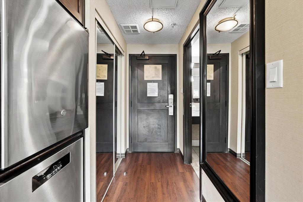 #227 – 4220 Gate Way Drive