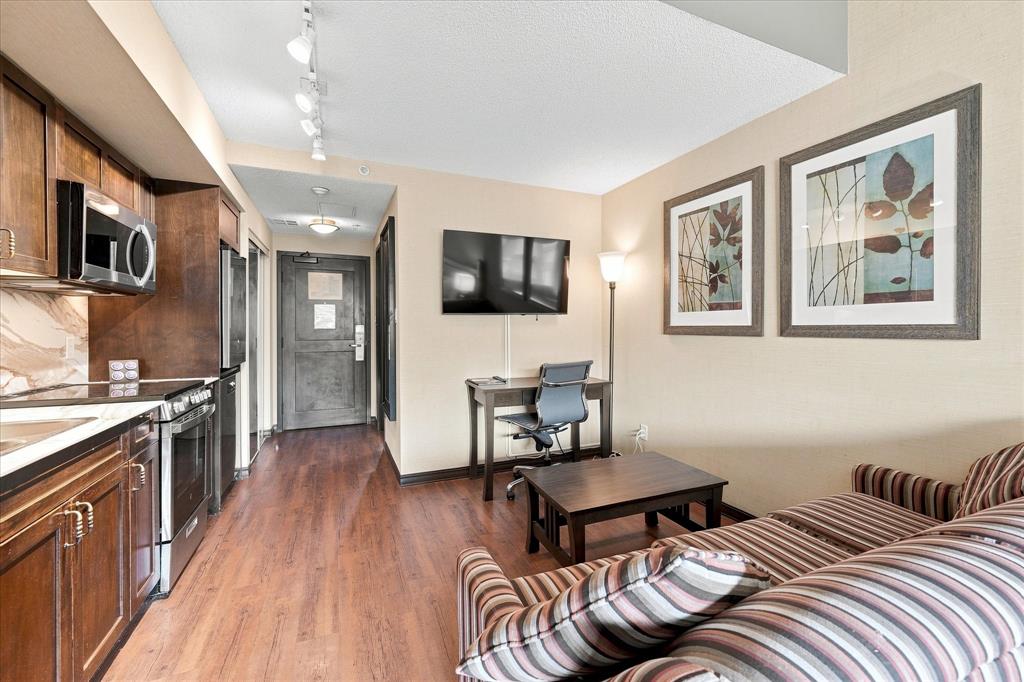 #227 – 4220 Gate Way Drive