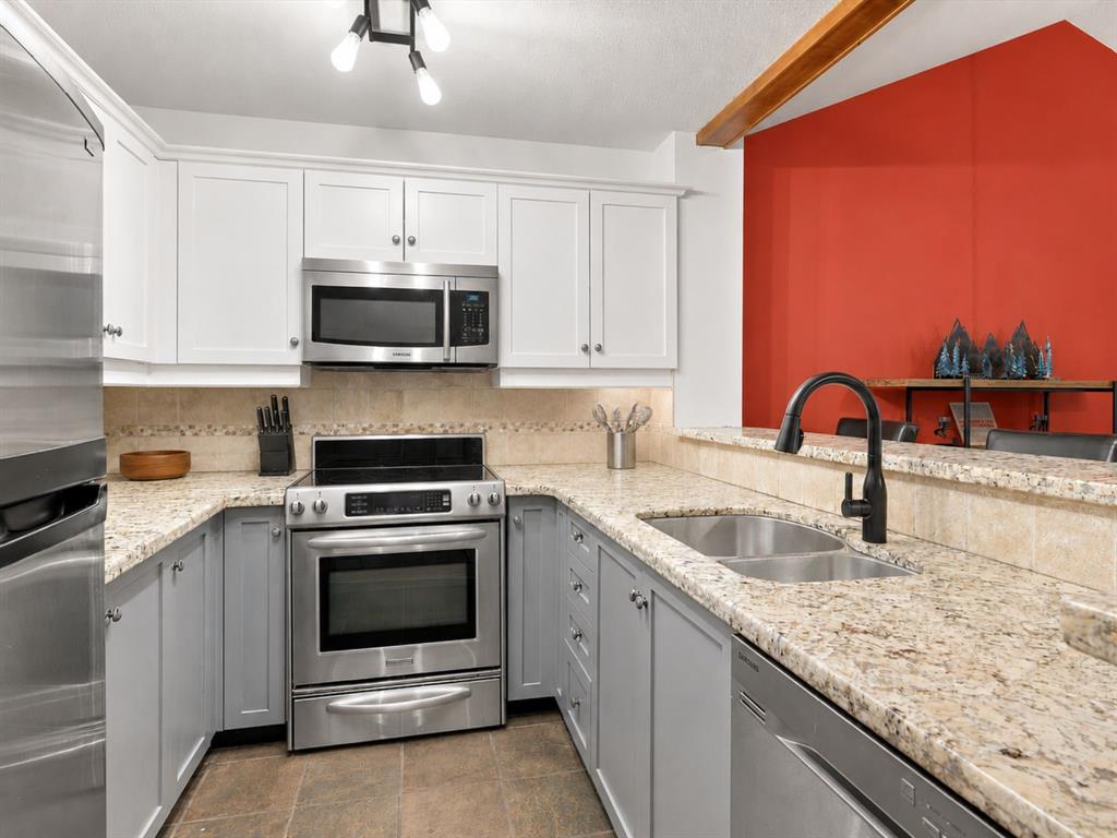 #40 – 4652 Blackcomb Way