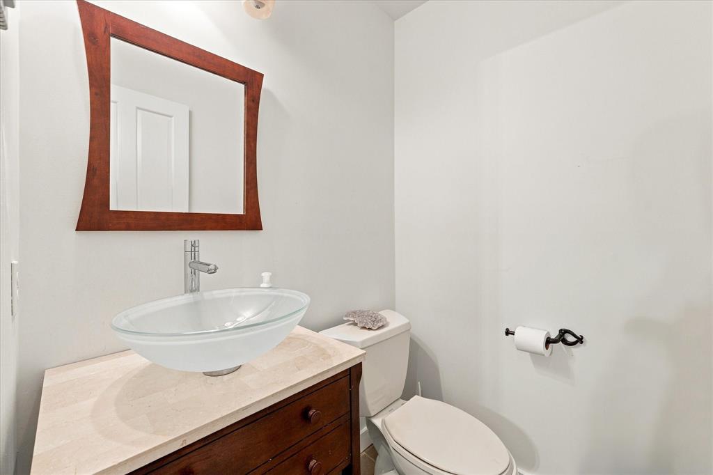 #40 – 4652 Blackcomb Way