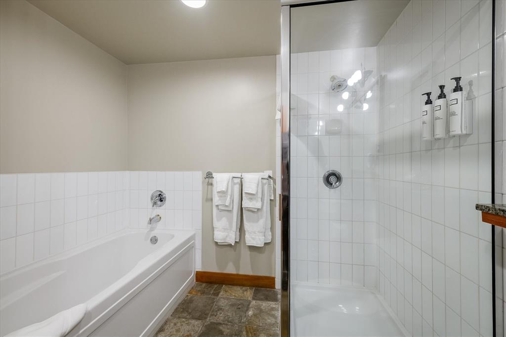 #216A – 2036 London Lane