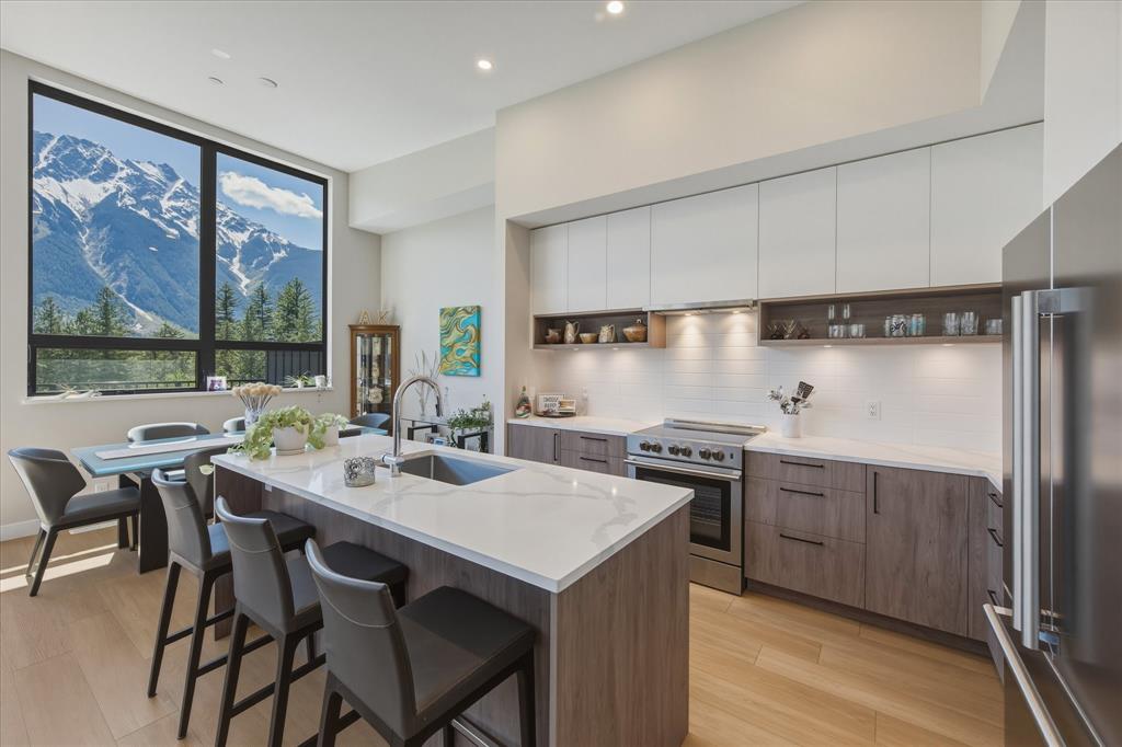 #16 – 4000 Sunstone Way