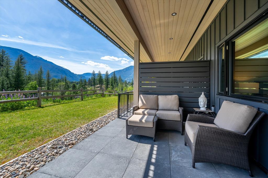 #16 – 4000 Sunstone Way