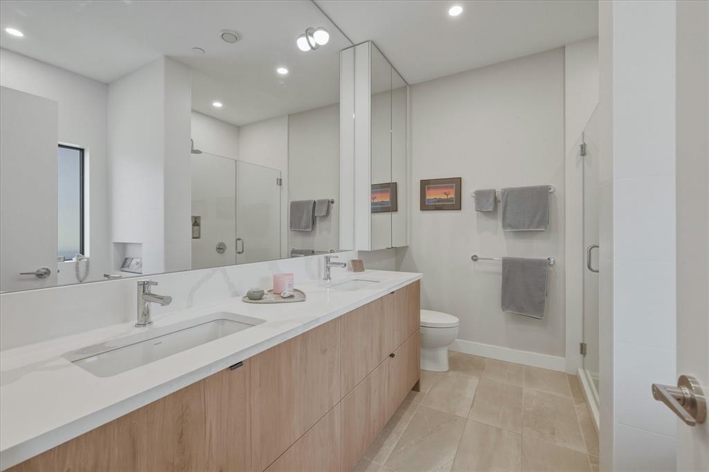 #16 – 4000 Sunstone Way