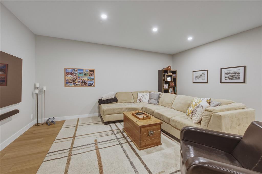 #16 – 4000 Sunstone Way