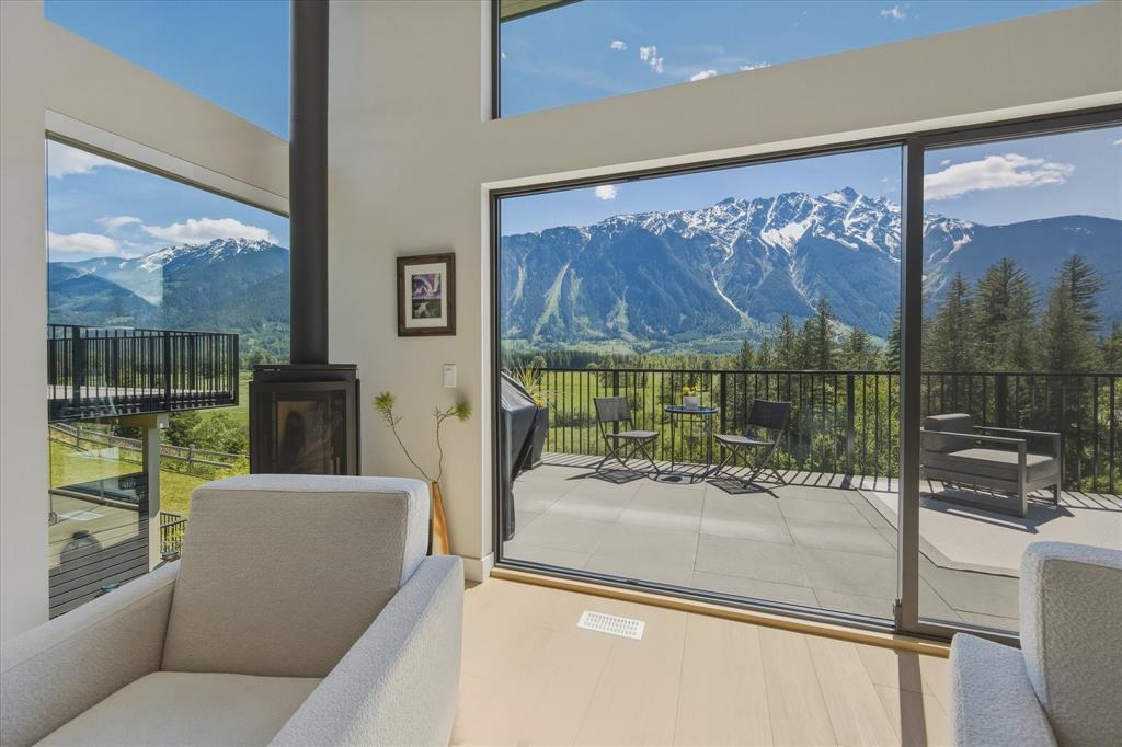 #16 – 4000 Sunstone Way