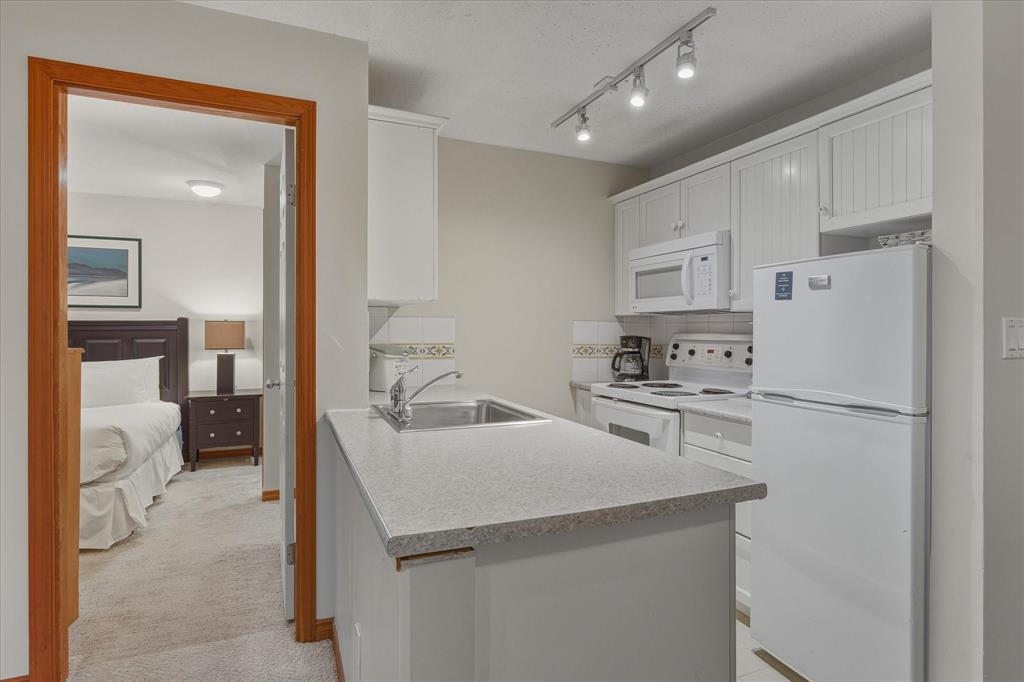 #126 – 4800 Spearhead Drive