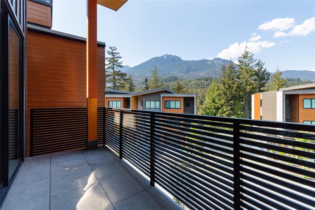 #16 – 2077 Garibaldi Way