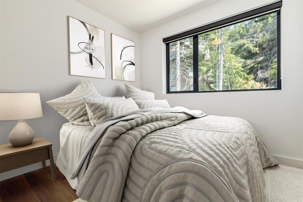 #18 – 2077 Garibaldi Way