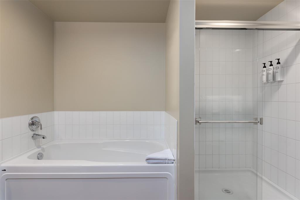 #432A – 2036 London Lane