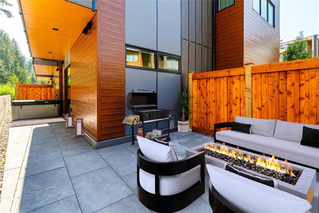 #20 – 2077 Garibaldi Way