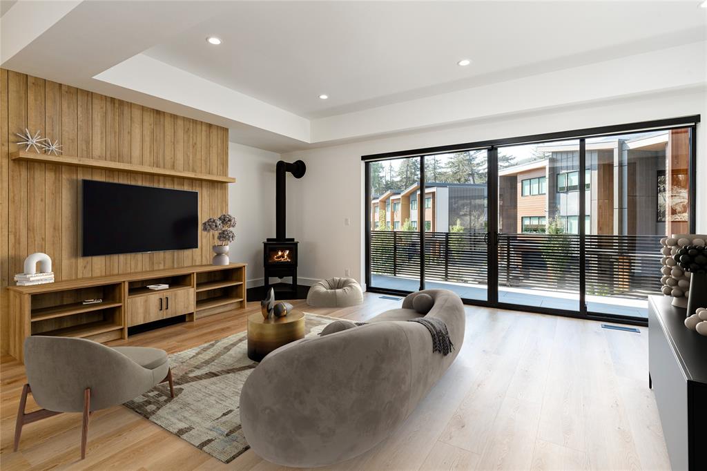 #20 – 2077 Garibaldi Way